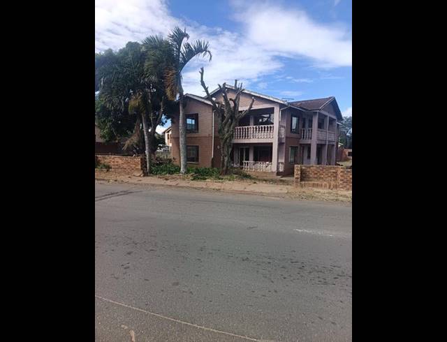 11 BEDROOM HOUSE FOR SALE IN ISIPINGO RAIL